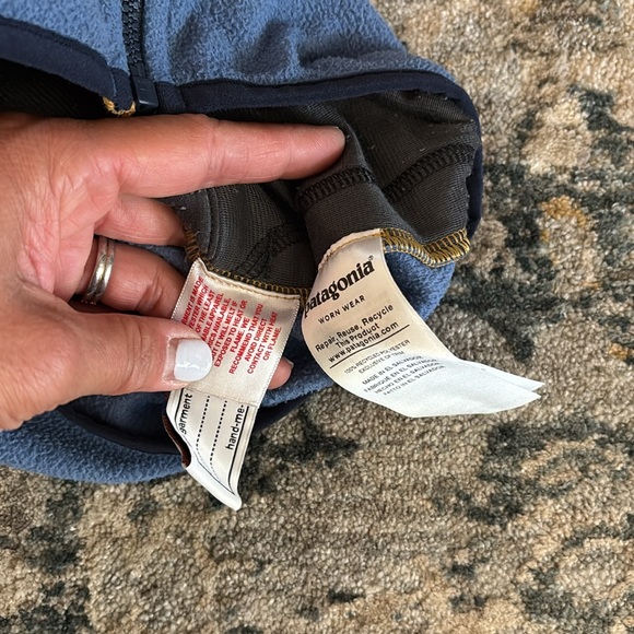 Patagonia Boys Fleece Zip-up Sweater - Picture 7 of 7